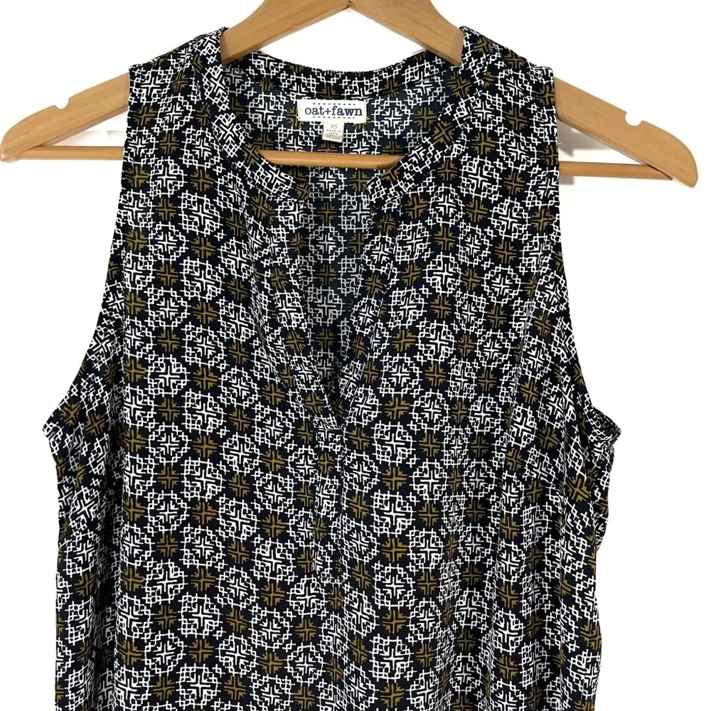 Oat + Fawn Women’s Size XS Blue Printed V Neck High Low Sleeveless Casual Blouse - Picture 2 of 11